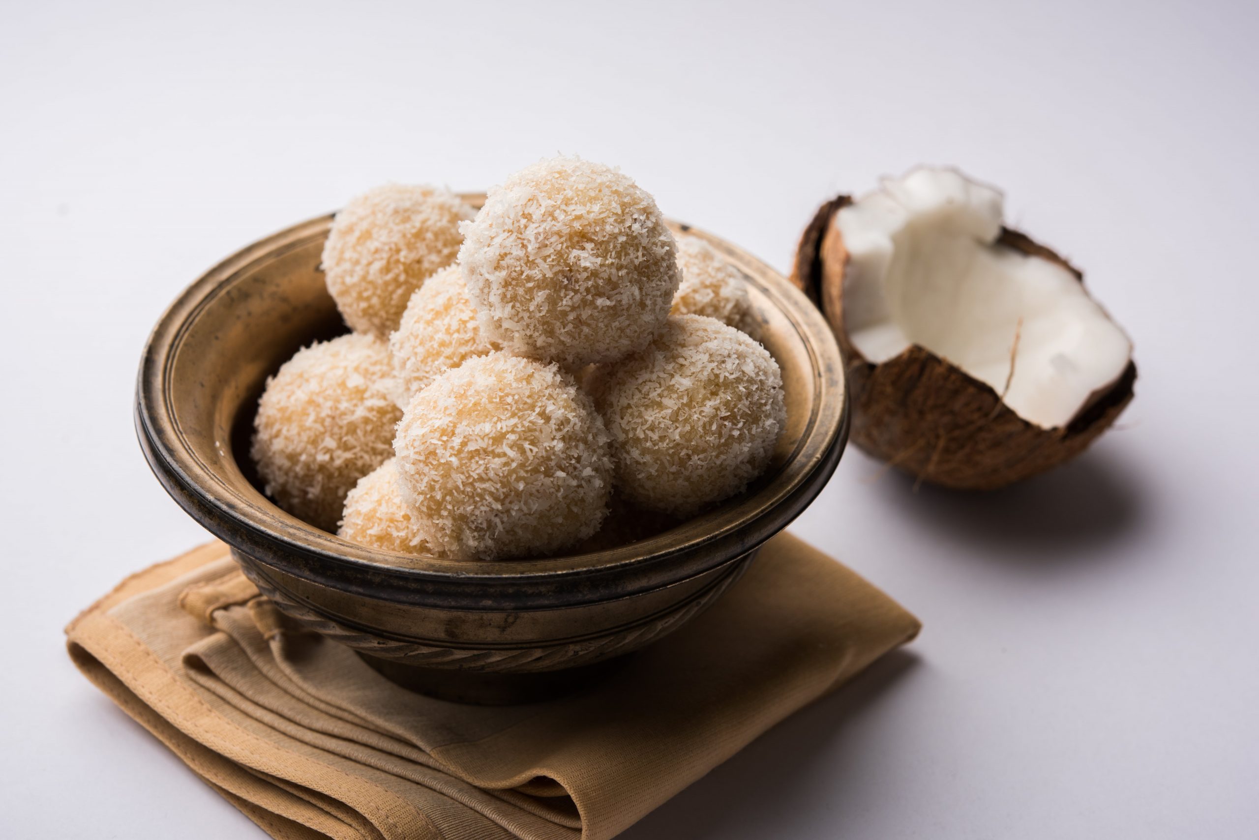 Taaza Coconut Ladoo - Twist Recipes